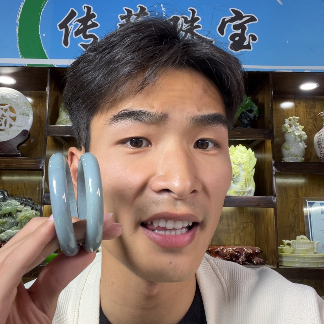 未镶嵌手镯翡翠多样性