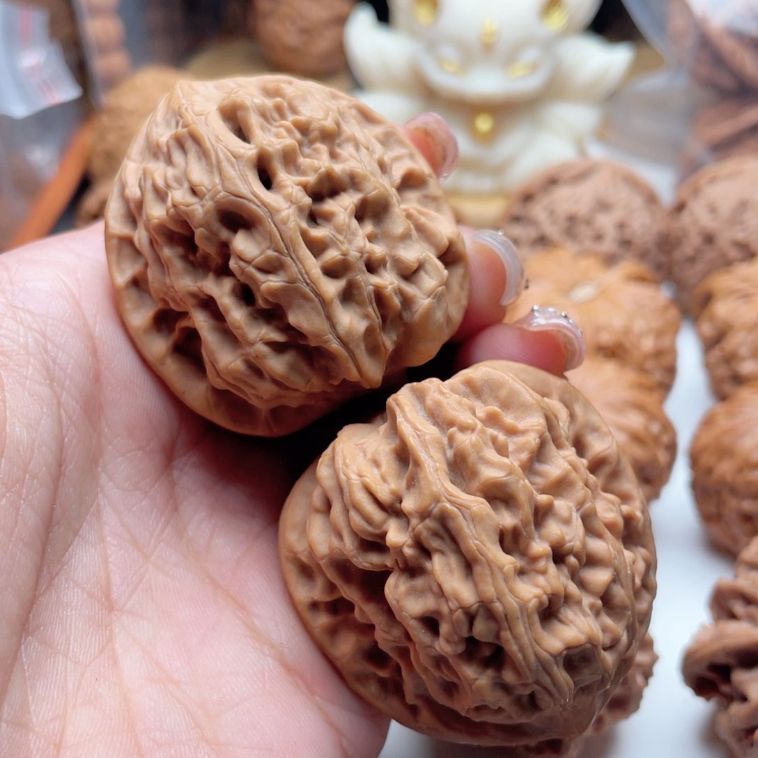 文玩核桃吊坠鸡心