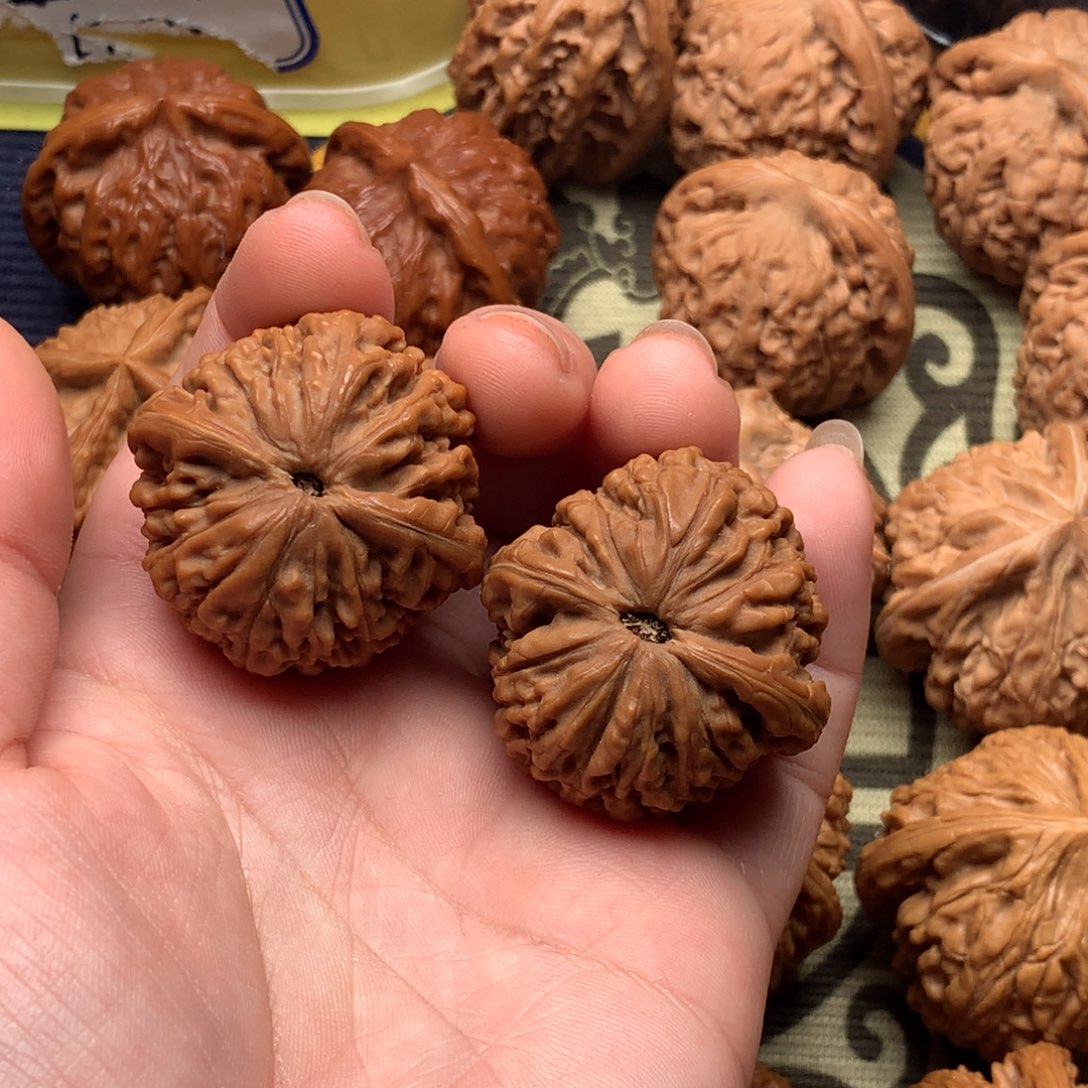 文玩核桃吊坠圆梦35