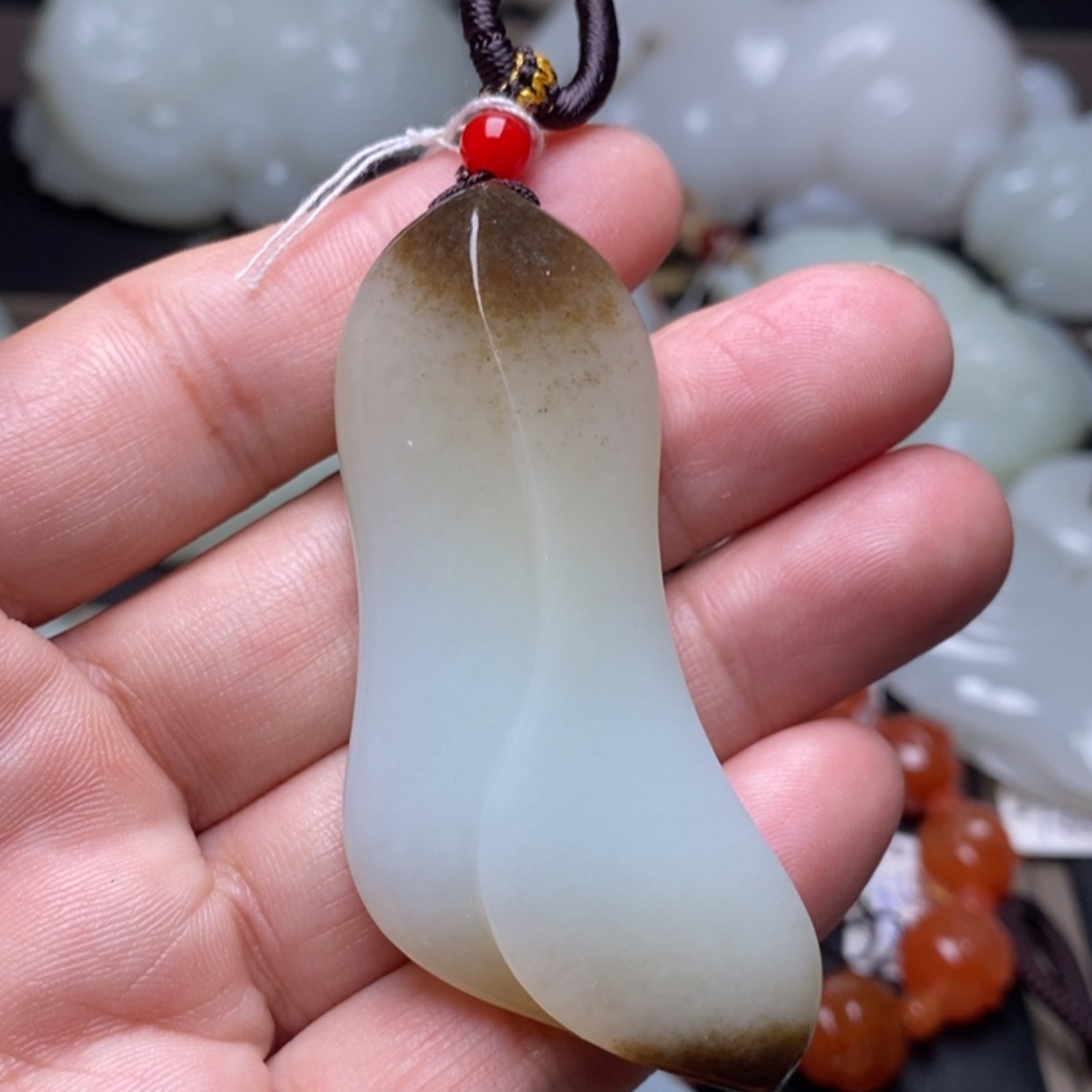 【闪购商品】颈饰未镶嵌和田玉（糖玉）