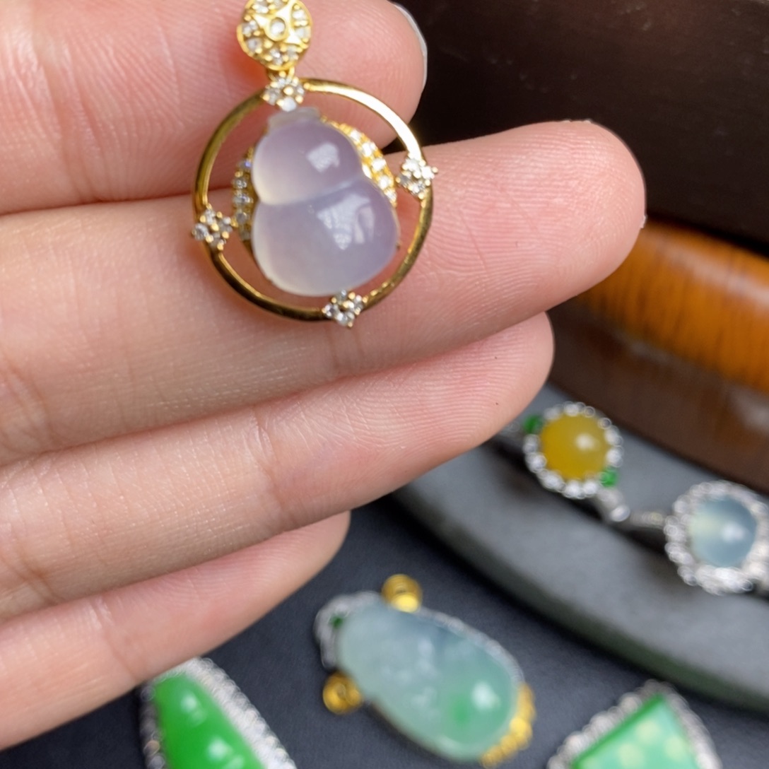 翡翠颈饰18K金镶嵌18Ｋ金葫芦吊坠