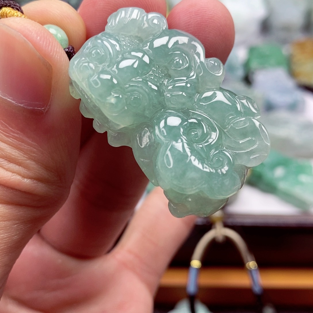 翡翠颈饰未镶嵌翡翠