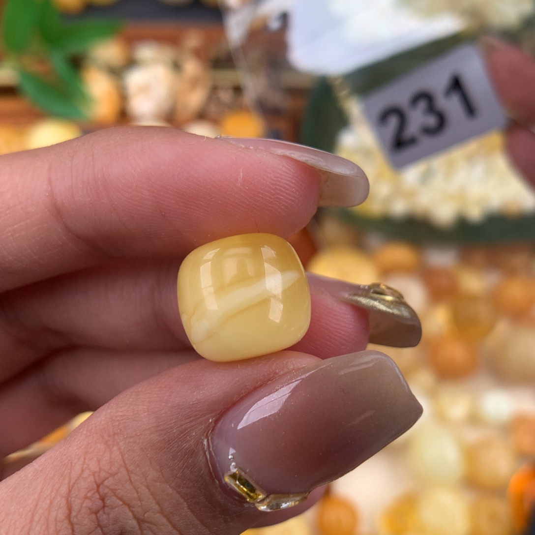 琥珀珠宝奇石未镶嵌12.7