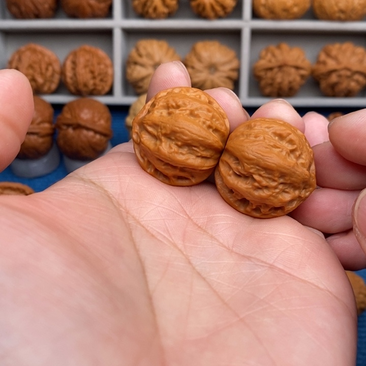 文玩核桃把件小霸王龙