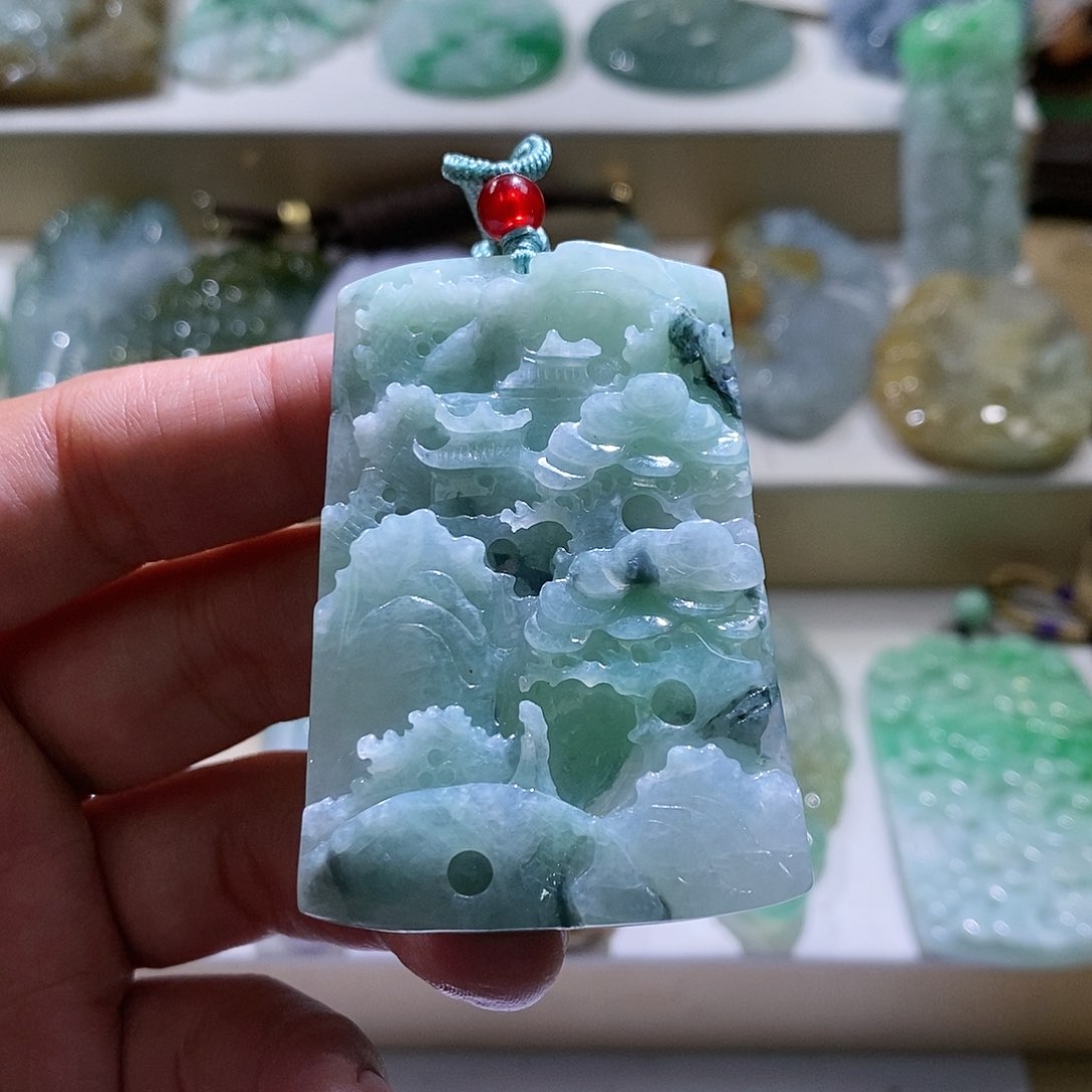 【闪购商品】翡翠颈饰未镶嵌山水