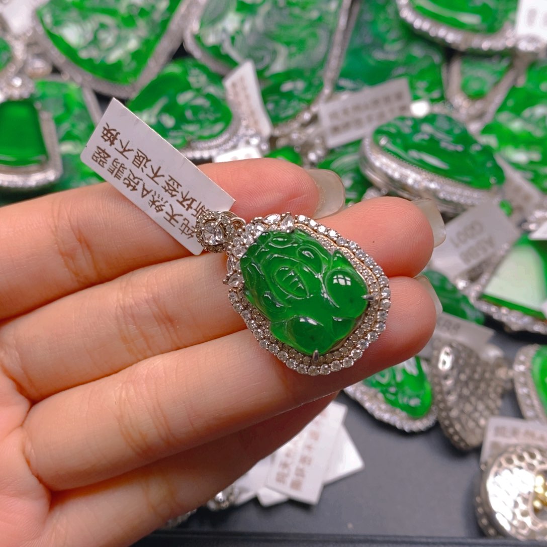 翡翠颈饰银S925镶嵌88888888888