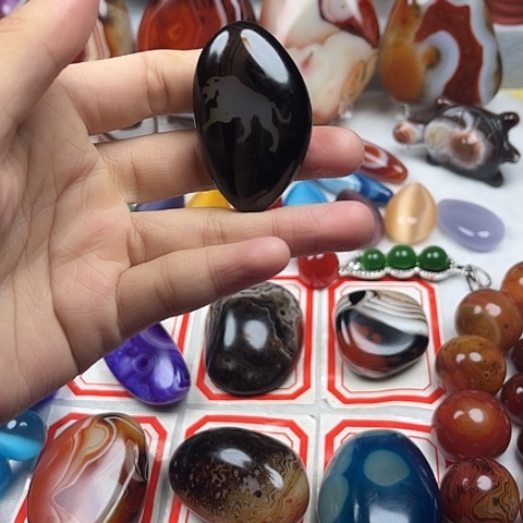 玛瑙/玉髓耳环未镶嵌