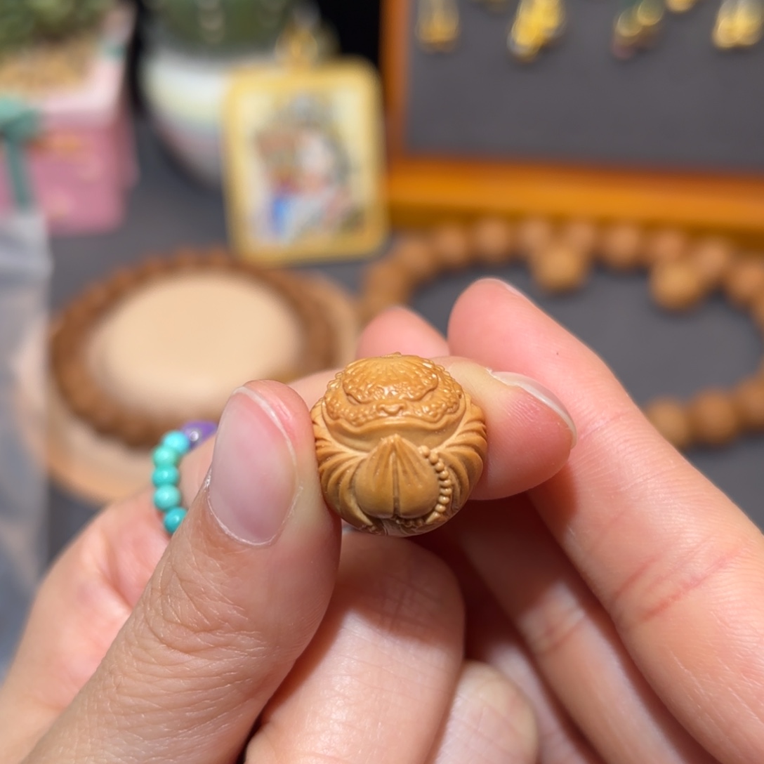 吊坠猴头核桃盘串金蝉