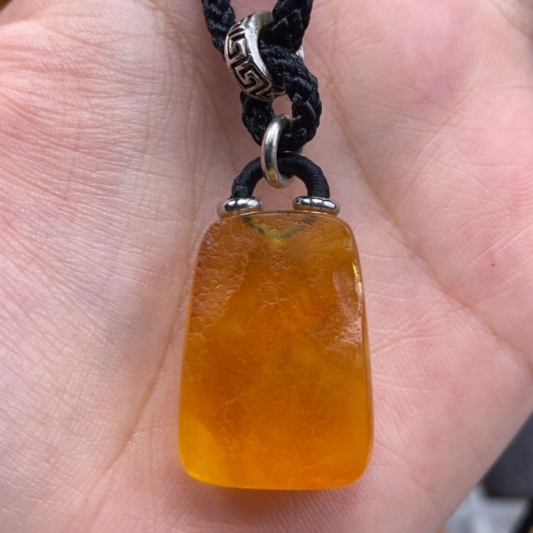 琥珀吊坠(赠链)未镶嵌