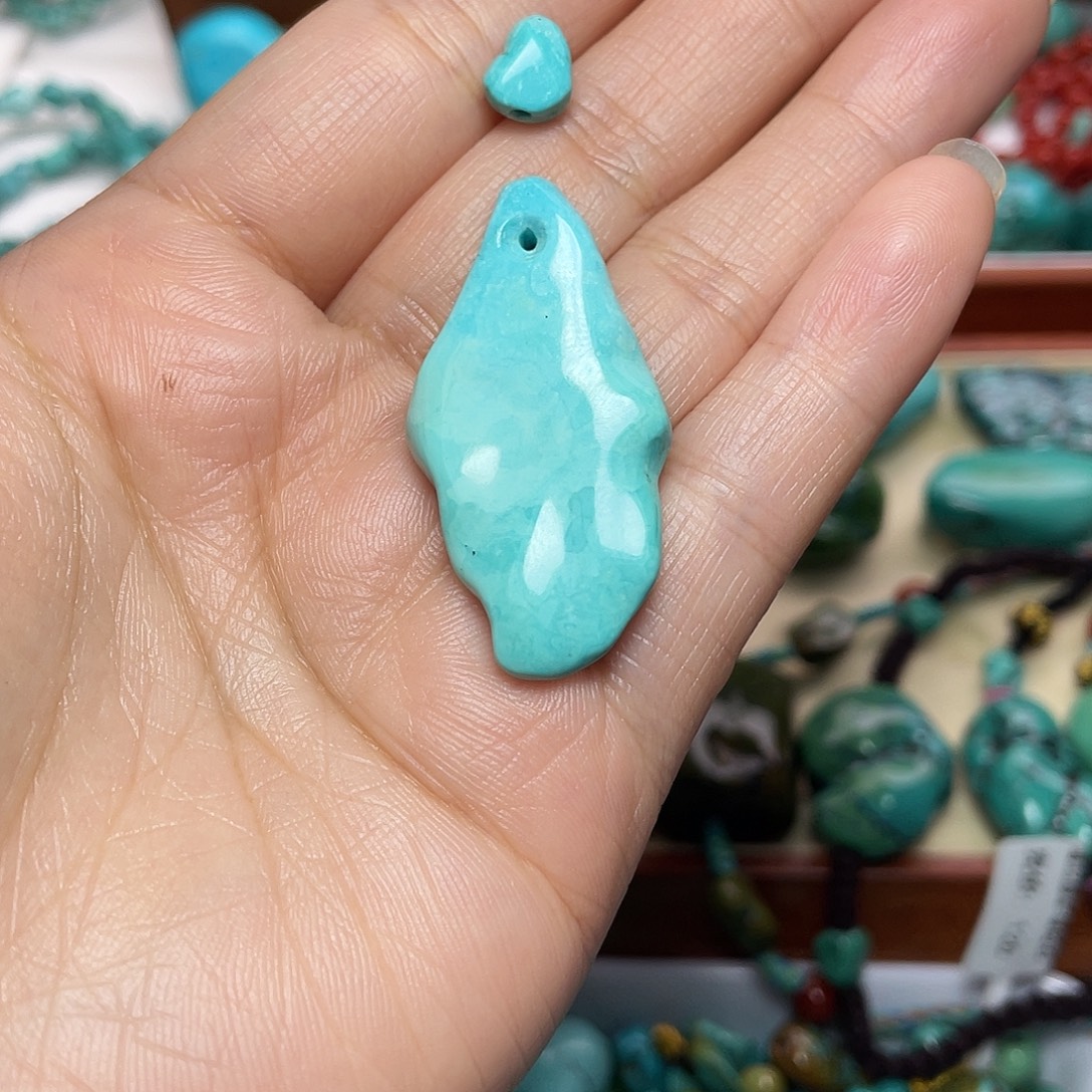 小***年绿松石未镶嵌手链