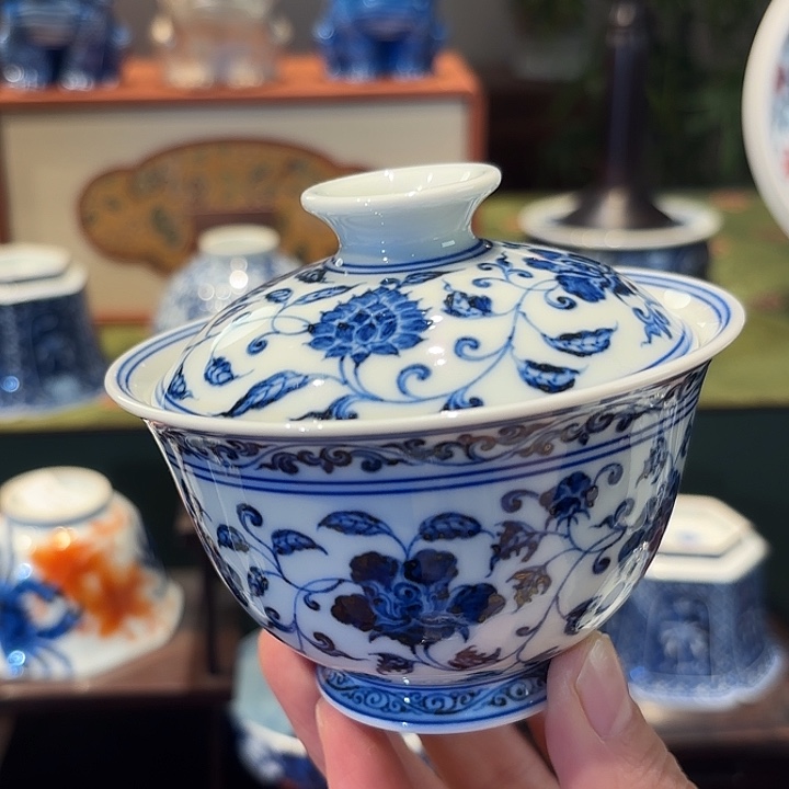 素心幽茗缠枝花卉盖碗