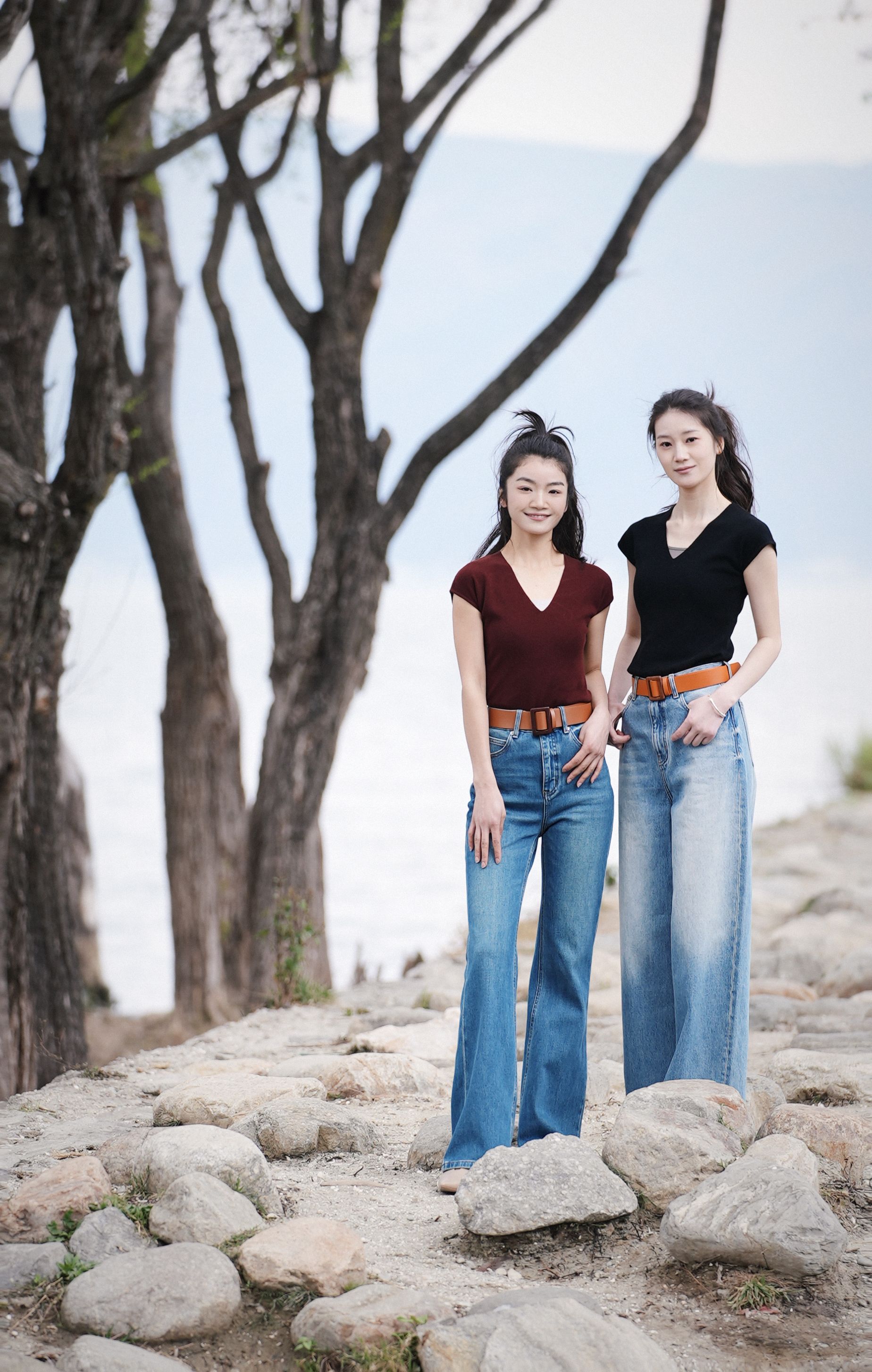 CHUN·「蝴蝶V领无袖针织衫」时尚休闲百搭宽松简约减龄设计感慵懒风