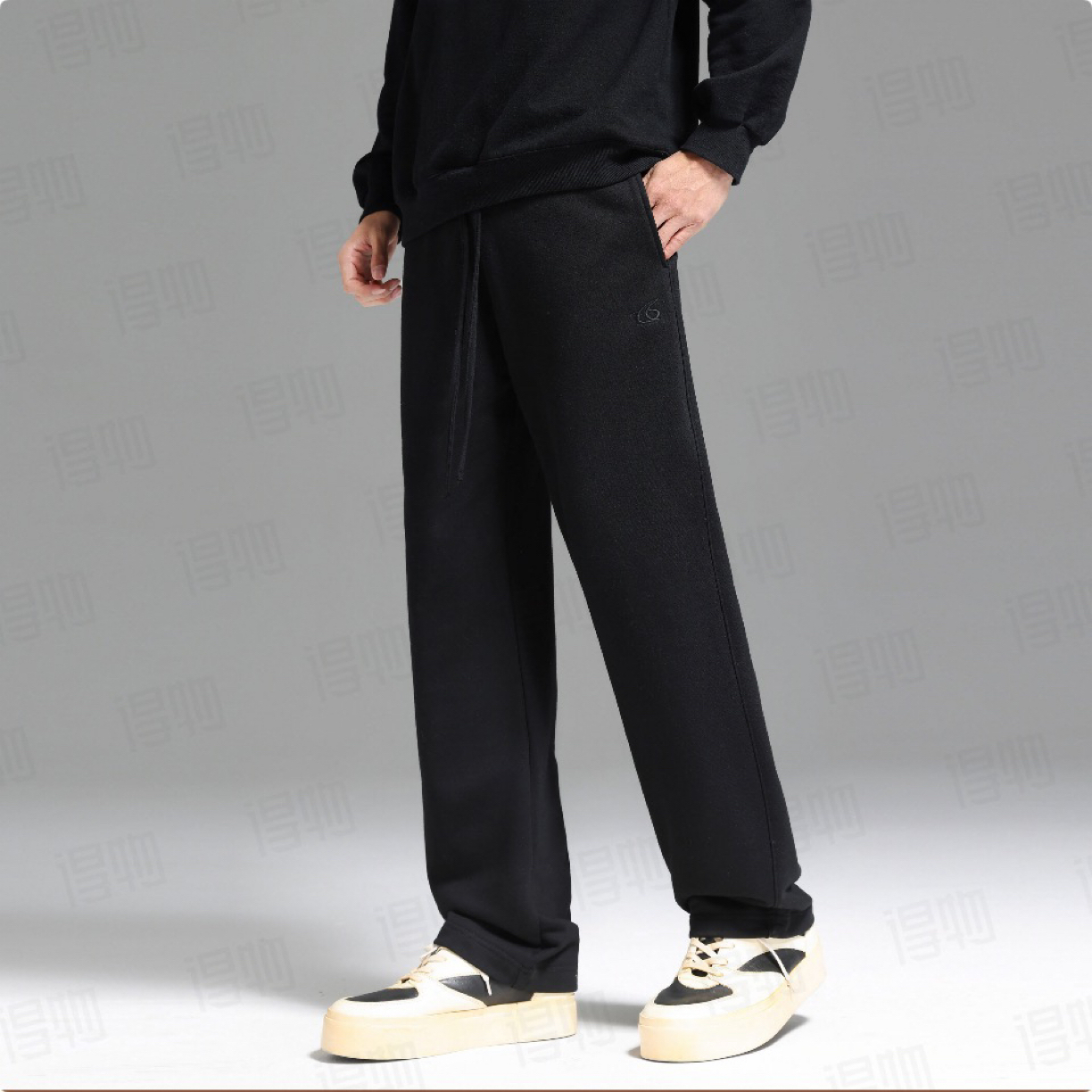 UNKNOWTAL 基础款纯色Logo刺绣垂感透气舒适亲肤柔软直筒宽松卫裤