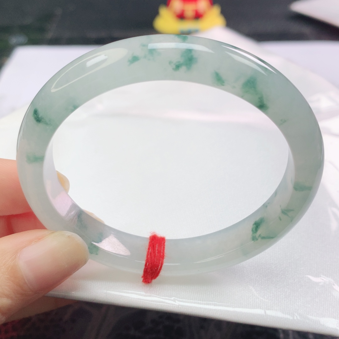 翡翠未镶嵌手镯（贵妃镯）