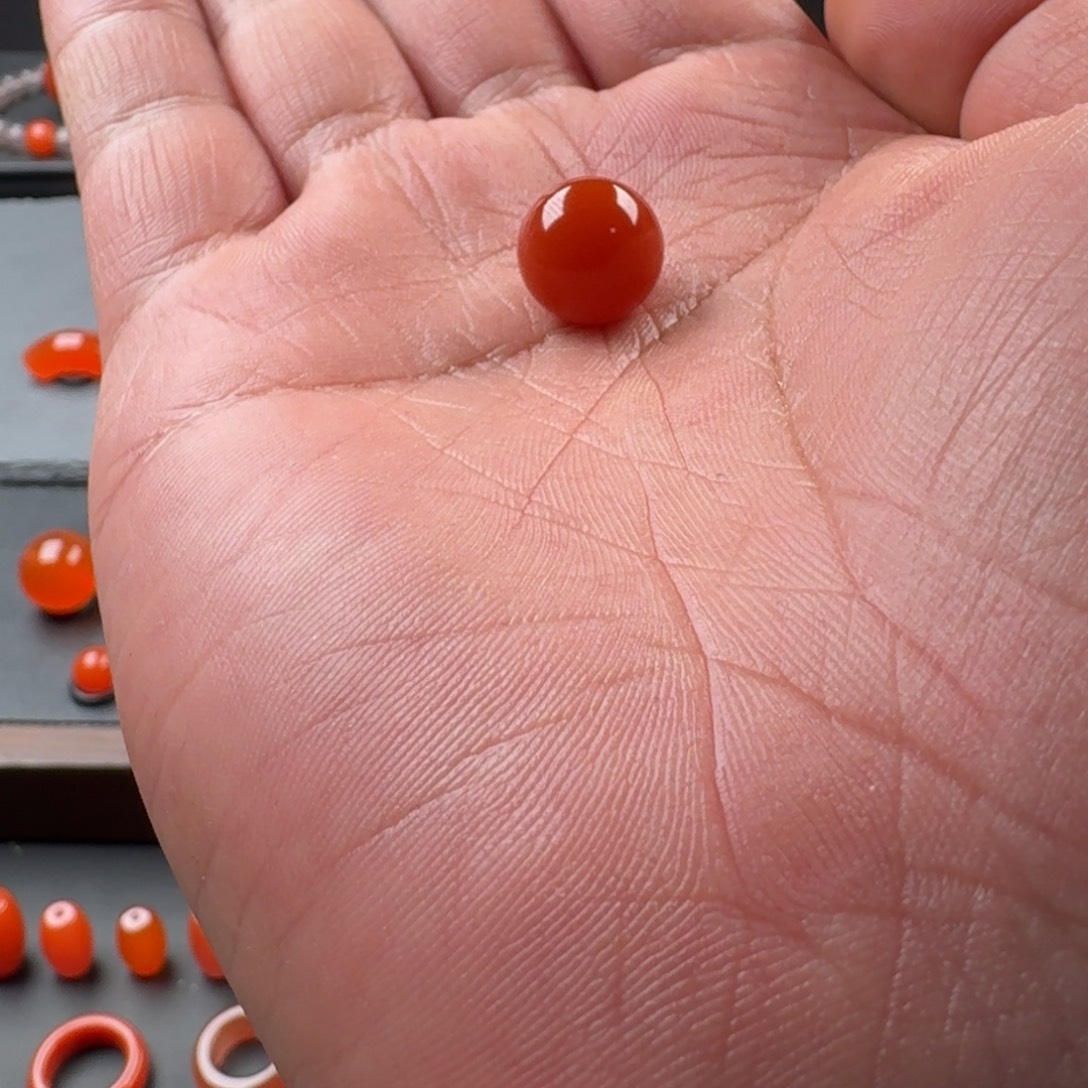 南红玛瑙未镶嵌圆珠11.6