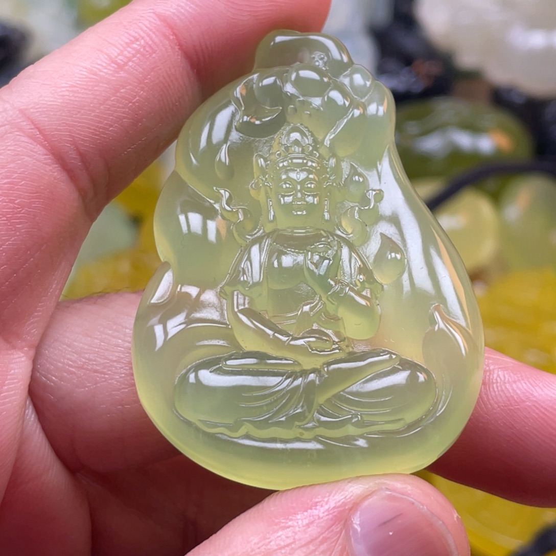 山***秋蛇纹石玉未镶嵌颈饰