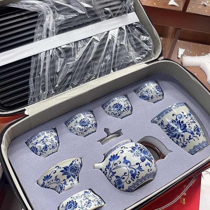 孤品茶具套装等。      