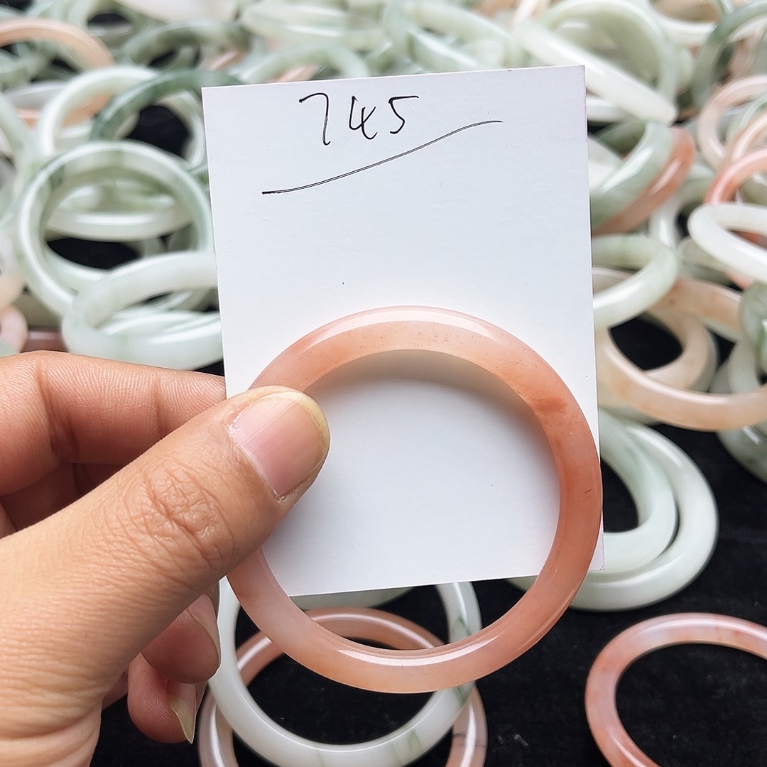 未镶嵌手镯石英质玉745