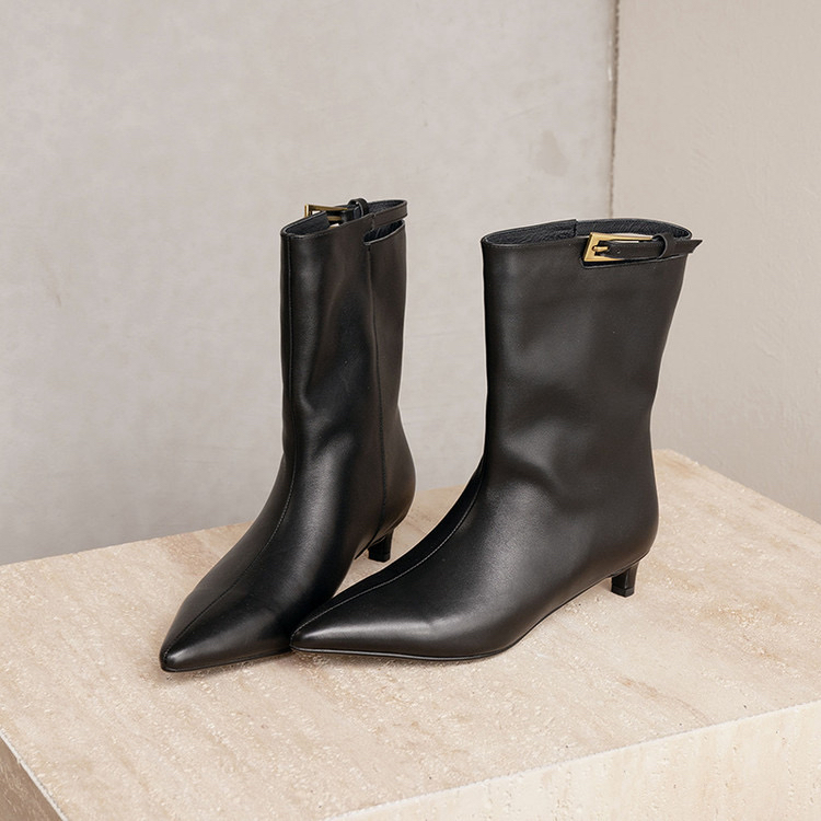 黑色头层牛皮尖头小猫跟细跟短靴气质显瘦百搭宽筒时装靴子高跟