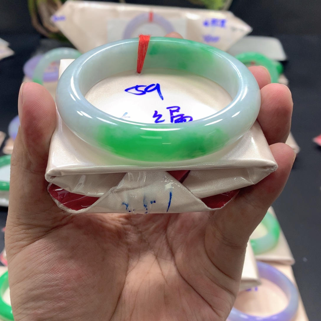 翡翠未镶嵌手镯翡翠