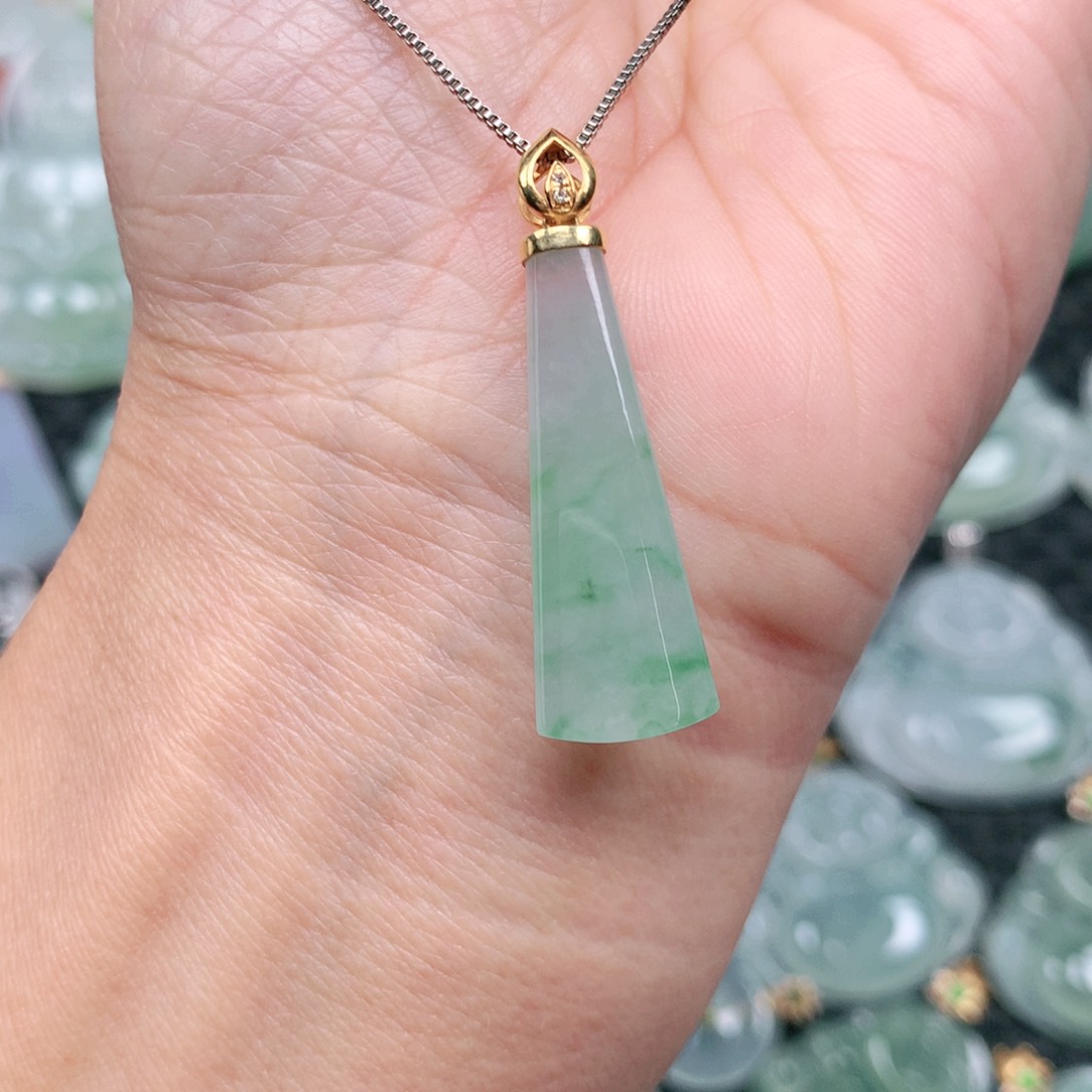 翡翠吊坠(不含链)18K金镶嵌