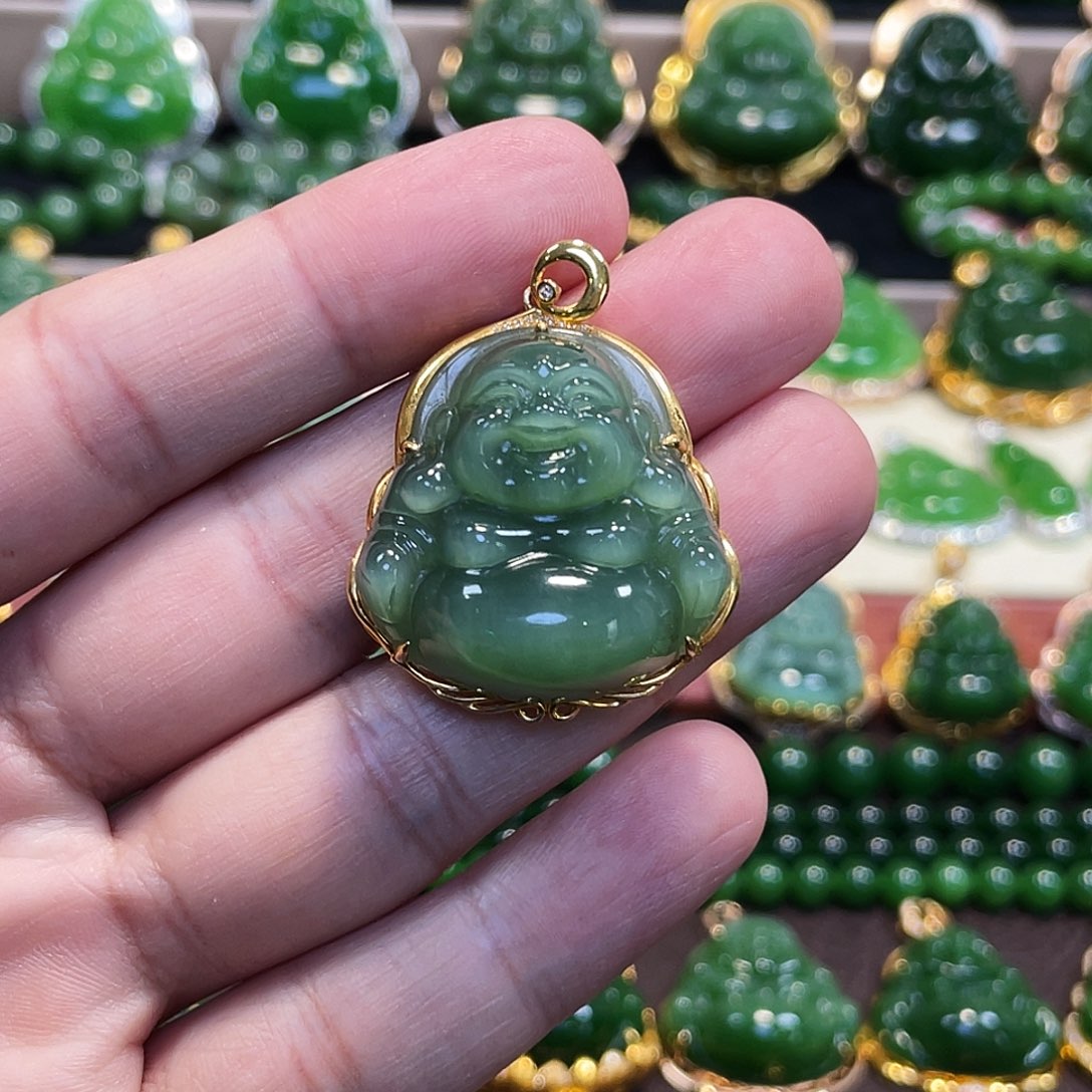 和田玉（碧玉）18K金镶嵌颈饰佛公30mm