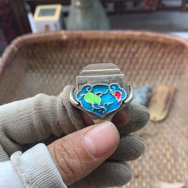 用***1琉璃手工艺品就业前景广阔篓给我们提供