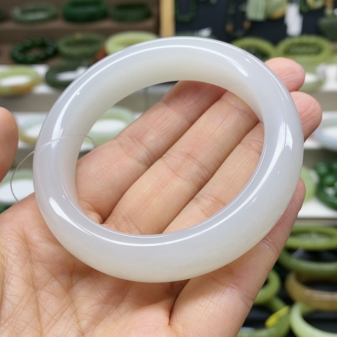 【闪购商品】未镶嵌手镯和田玉
