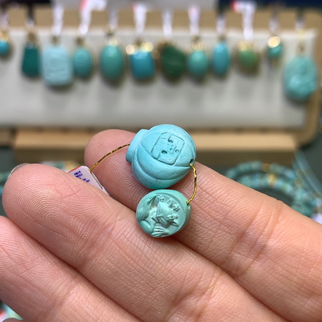 绿松石配饰未镶嵌