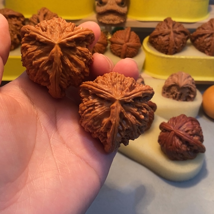 半***地吊坠文玩核桃hhhhhhhgb