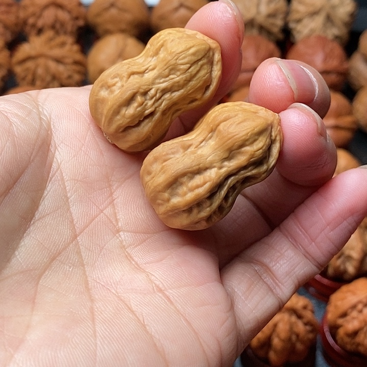 文玩核桃吊坠花生