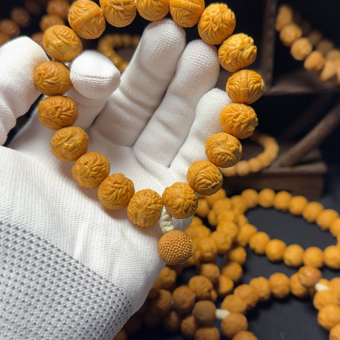 姜***哥猴头核桃吊坠猴头