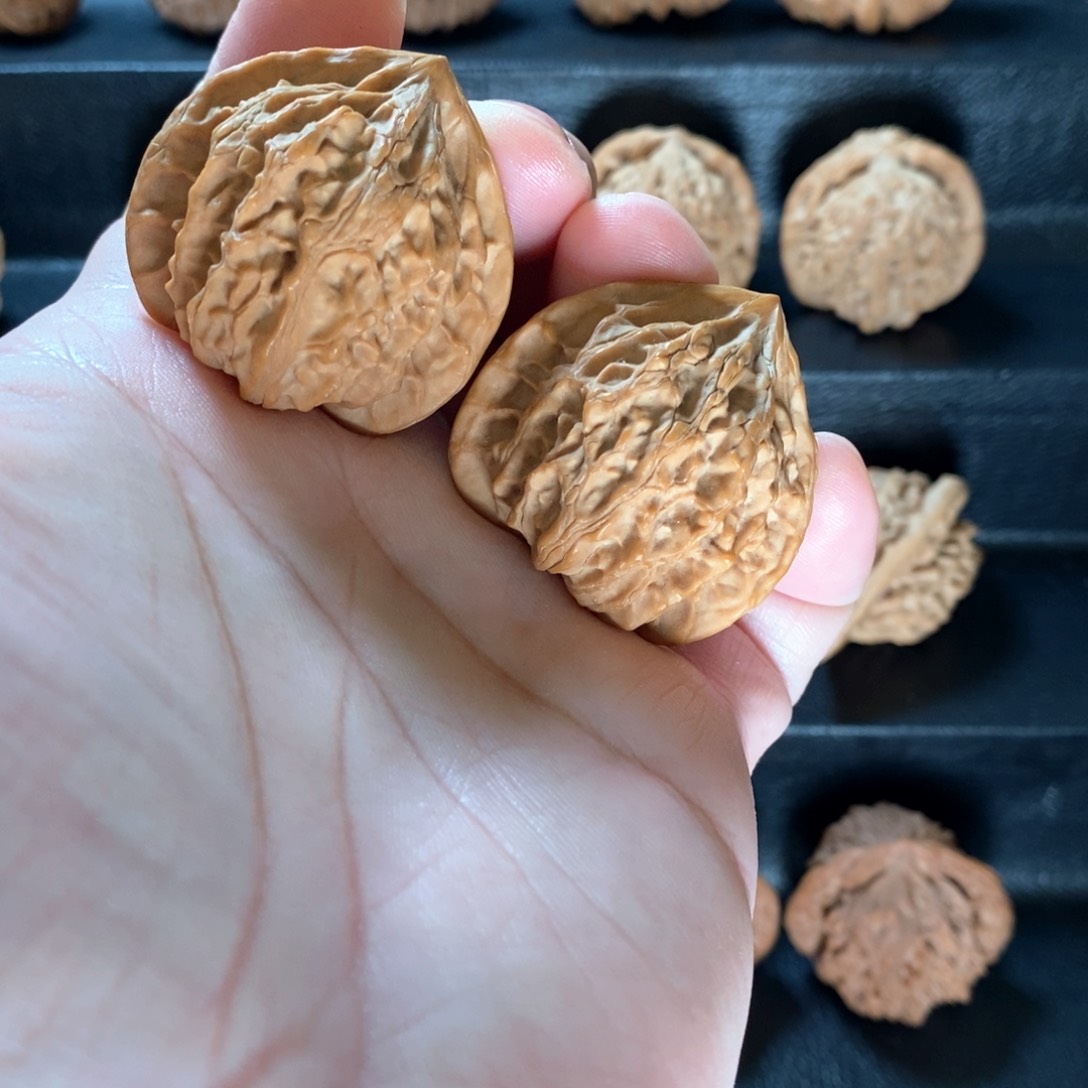 桃核把件野生原树金公子38微修