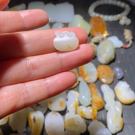 和田玉颈饰未镶嵌