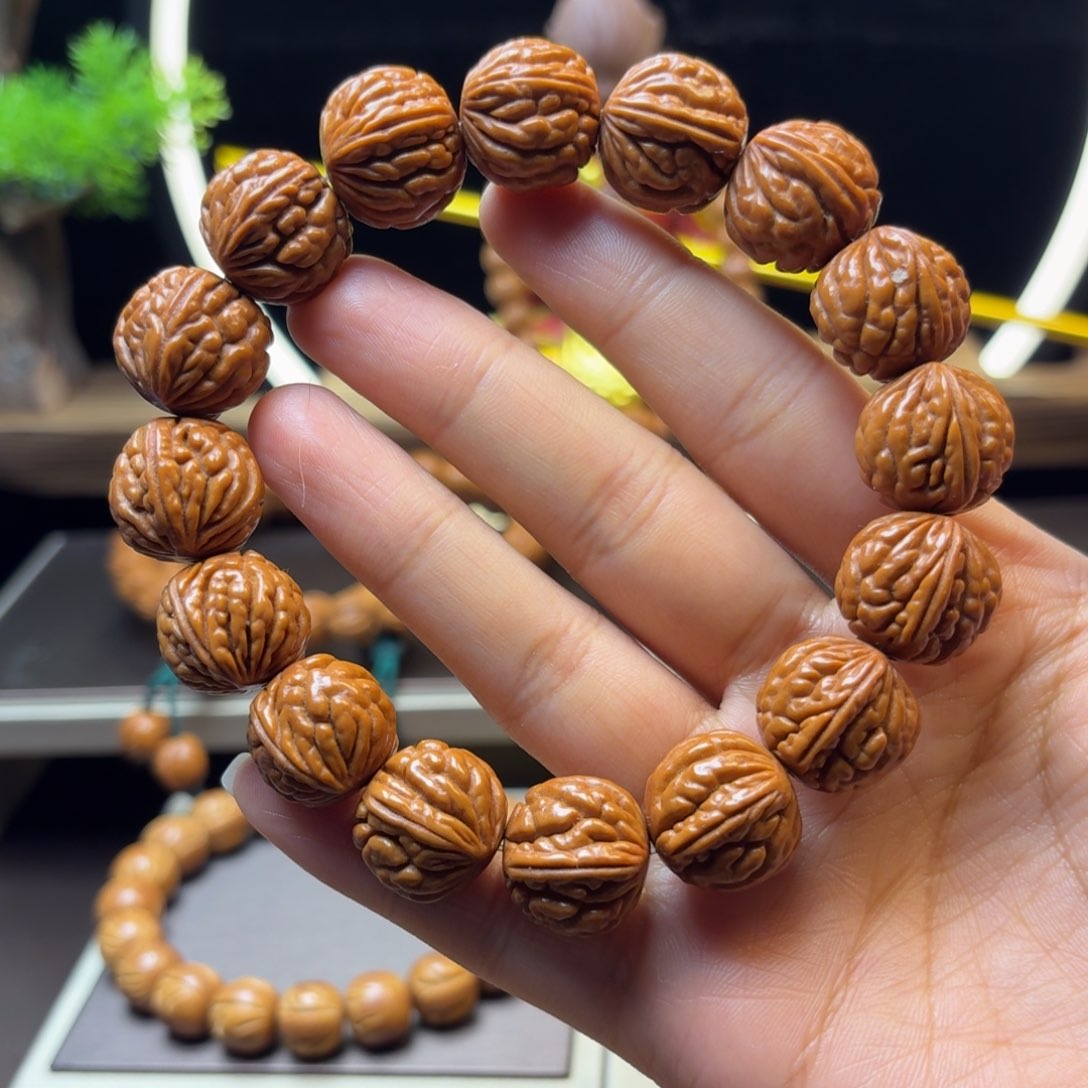 陕西秦岭龙纹桃核