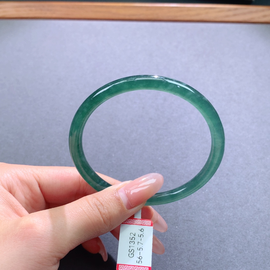 翡翠手镯未镶嵌天然翡翠叮当镯