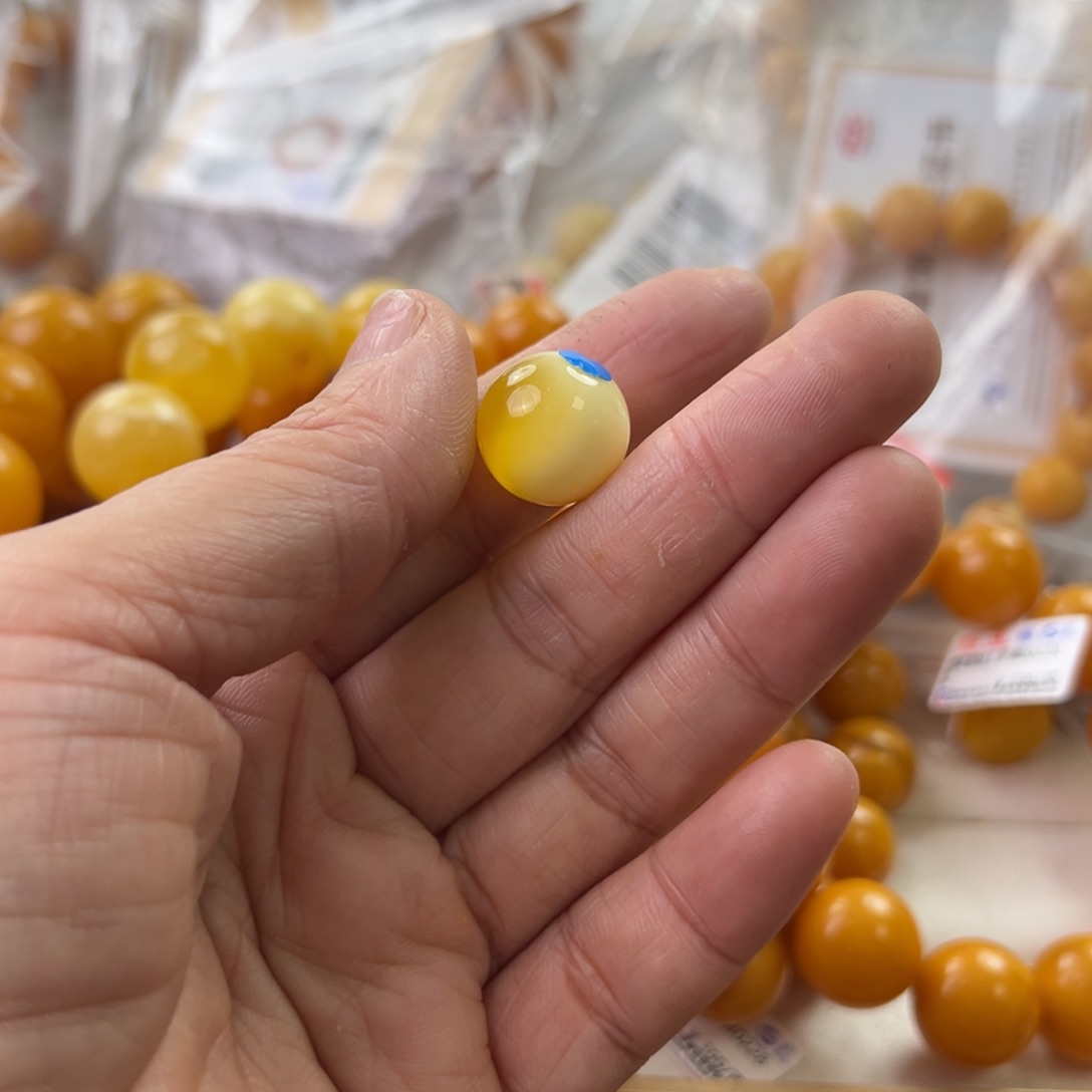 琥珀珠宝奇石未镶嵌