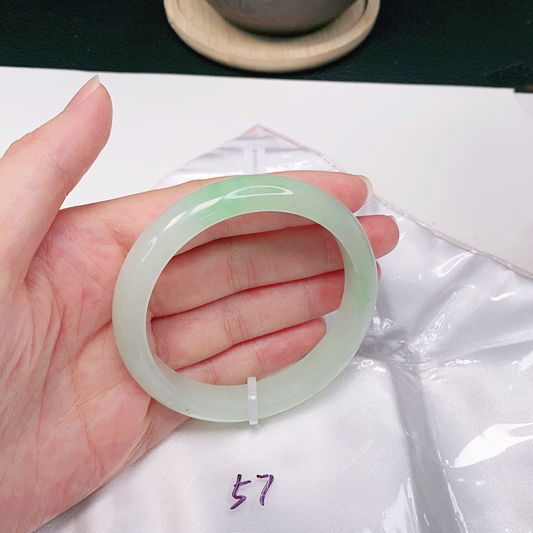 【闪购商品】翡翠手镯未镶嵌正圈