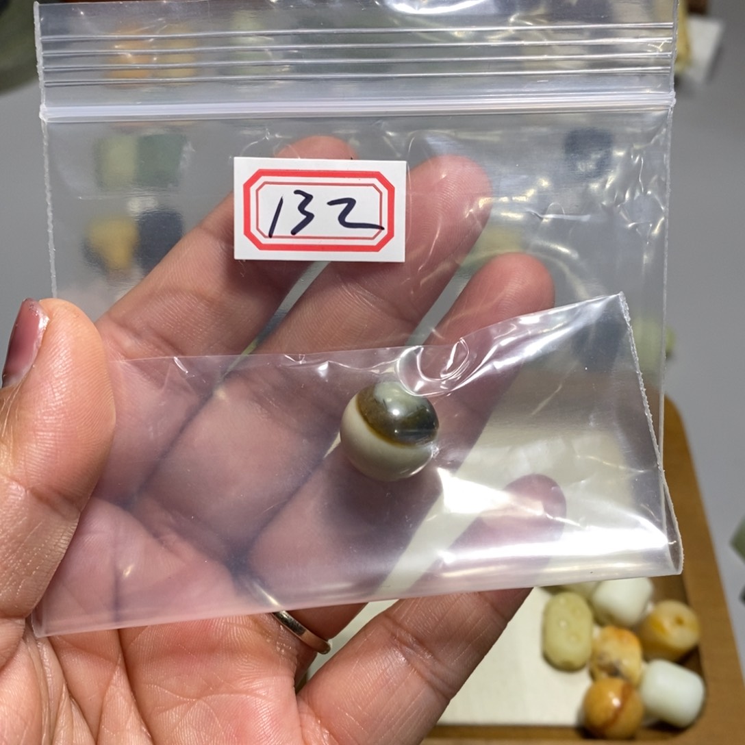 蛇纹石玉颈饰未镶嵌拾*