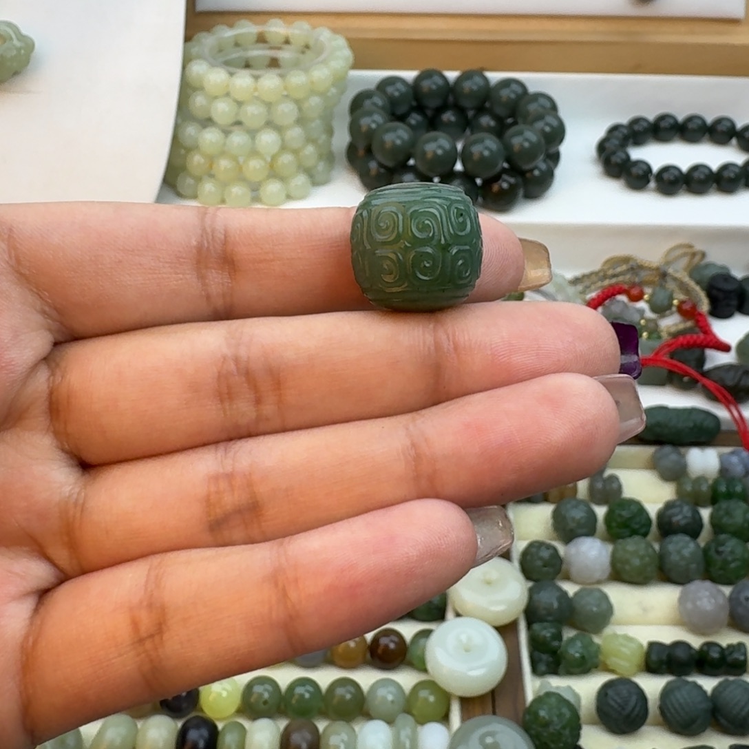 等***久和田玉未镶嵌珠宝半成品和田玉碧玉回