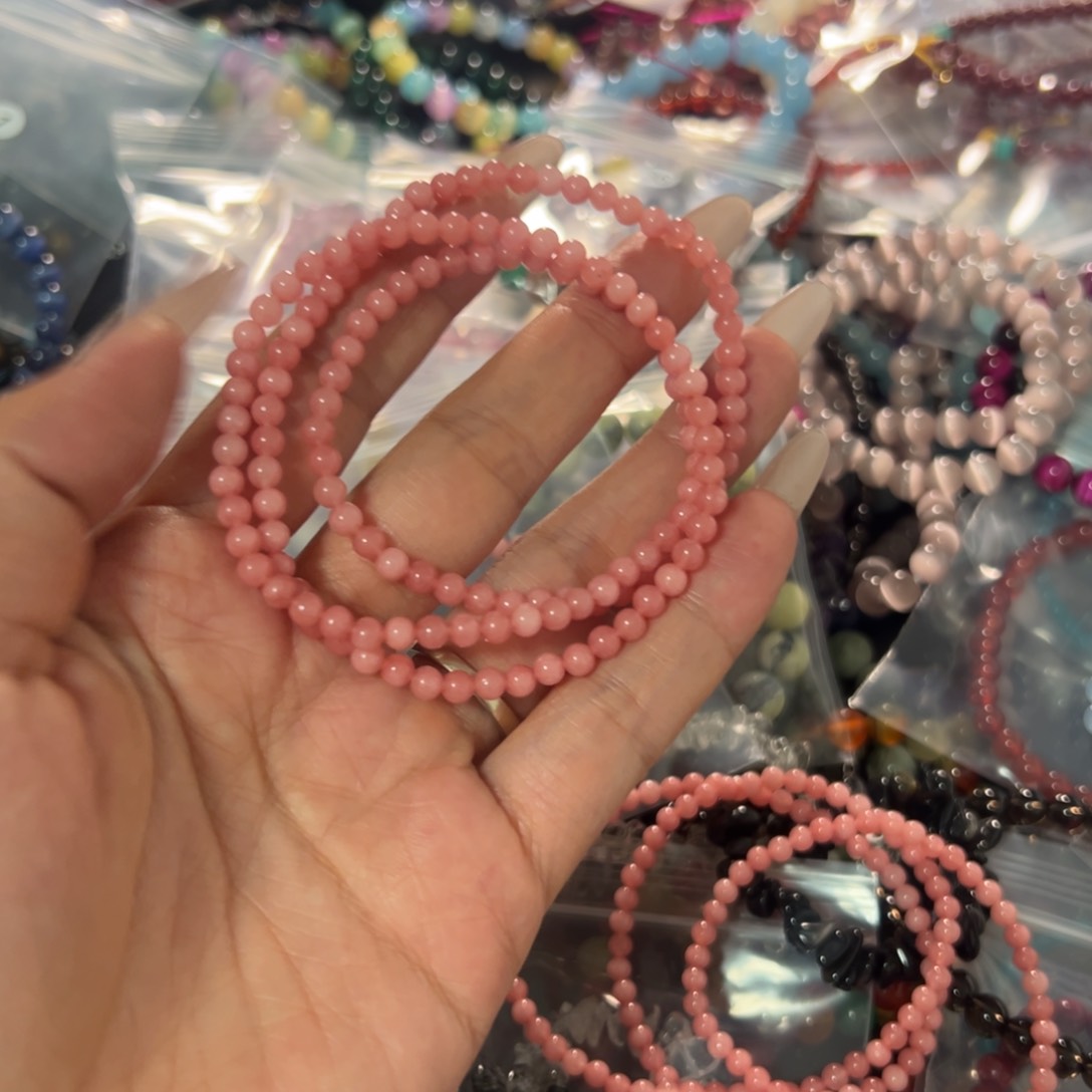 水晶手串未镶嵌红纹石三圈