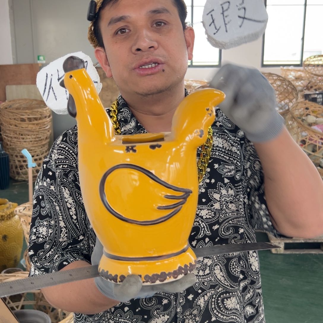 摆件85 号高中低温陶瓷瓶（部分微瑕）