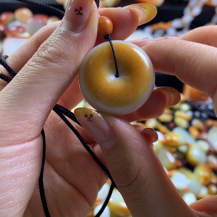 未镶嵌和田玉手链