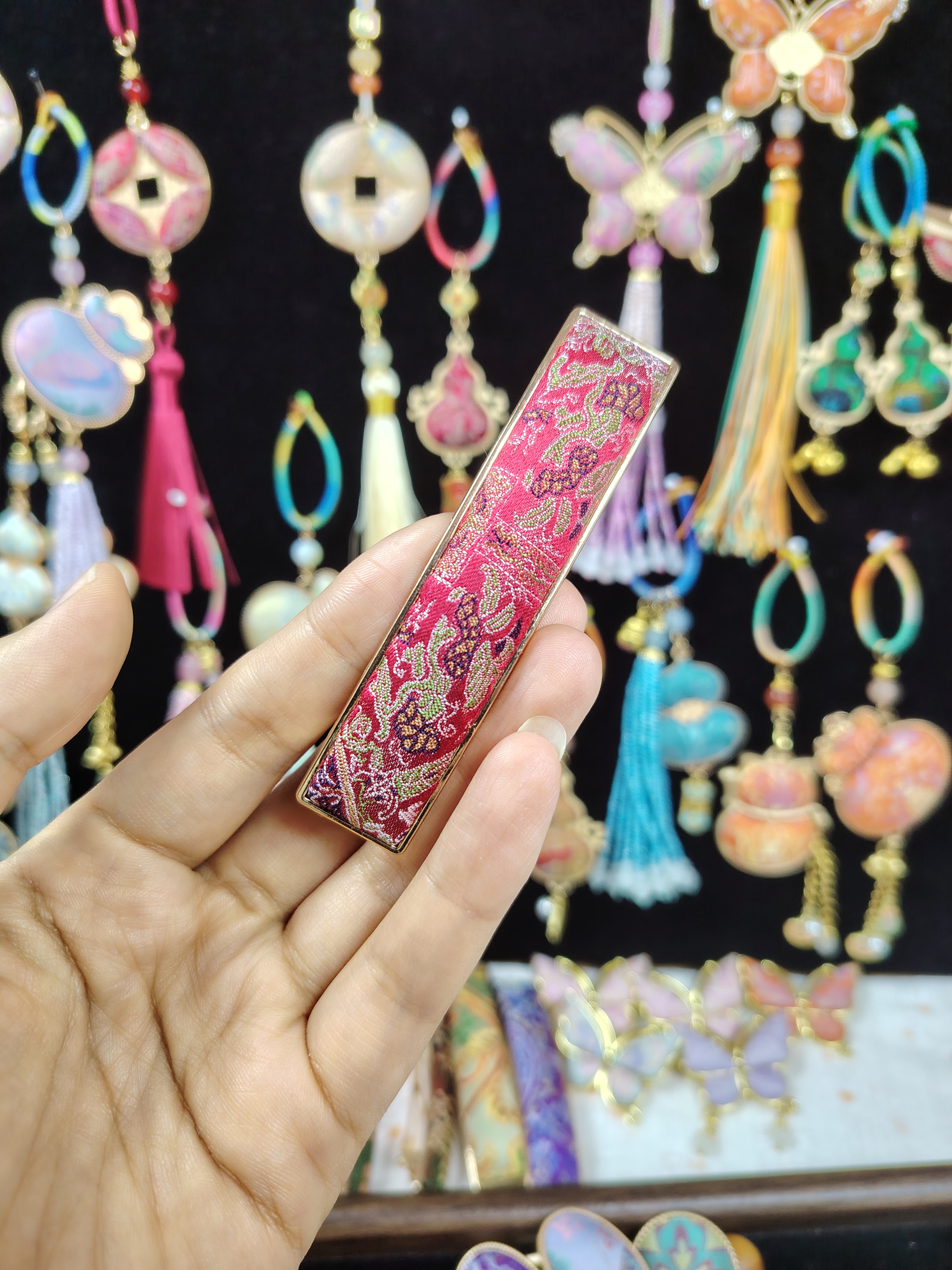 弹簧夹红八达宋锦