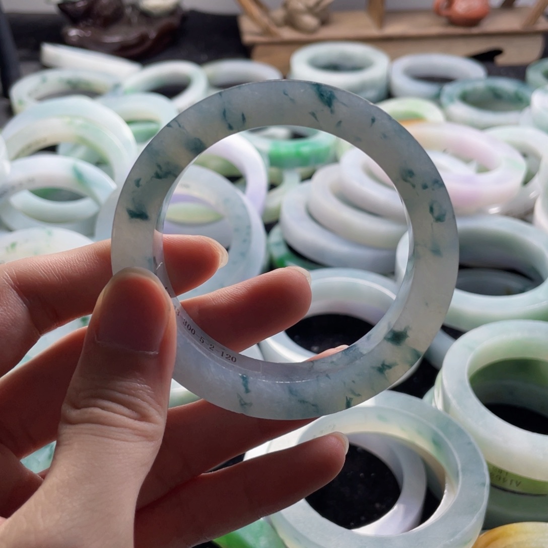 日***木定制翡翠未镶嵌A货