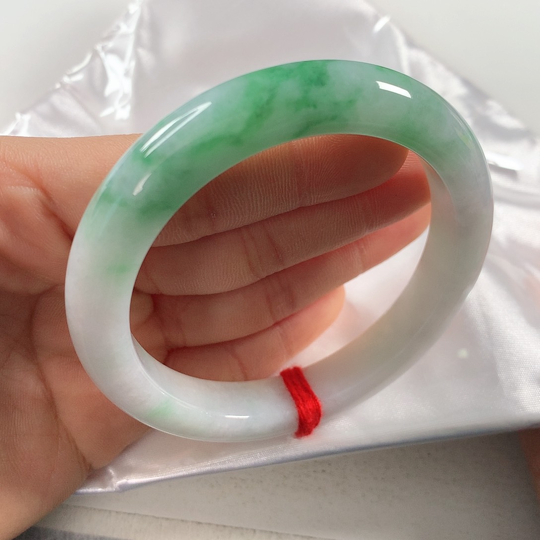 翡翠手镯未镶嵌 正圈①③⑨