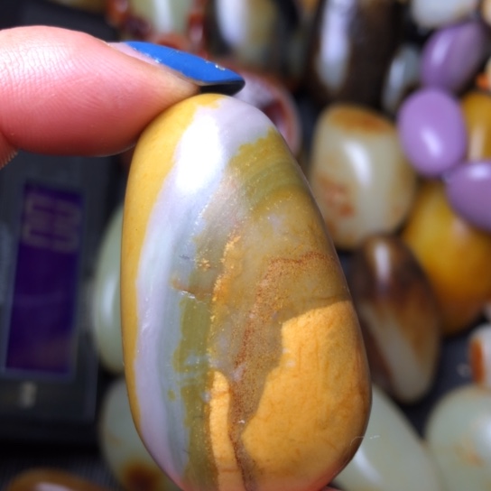 和田玉（翠青玉）未镶嵌珠宝奇石