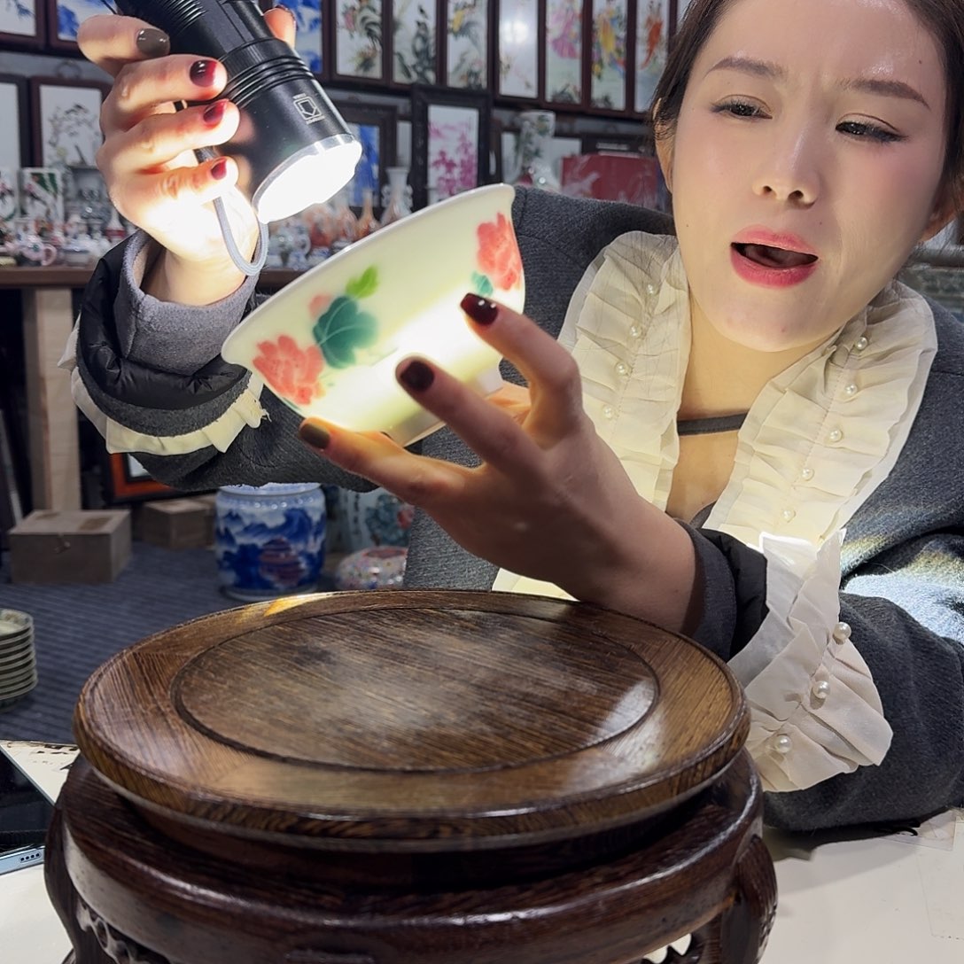 瓷摆件/////景德镇陶瓷瓷器。12.5厘米。
