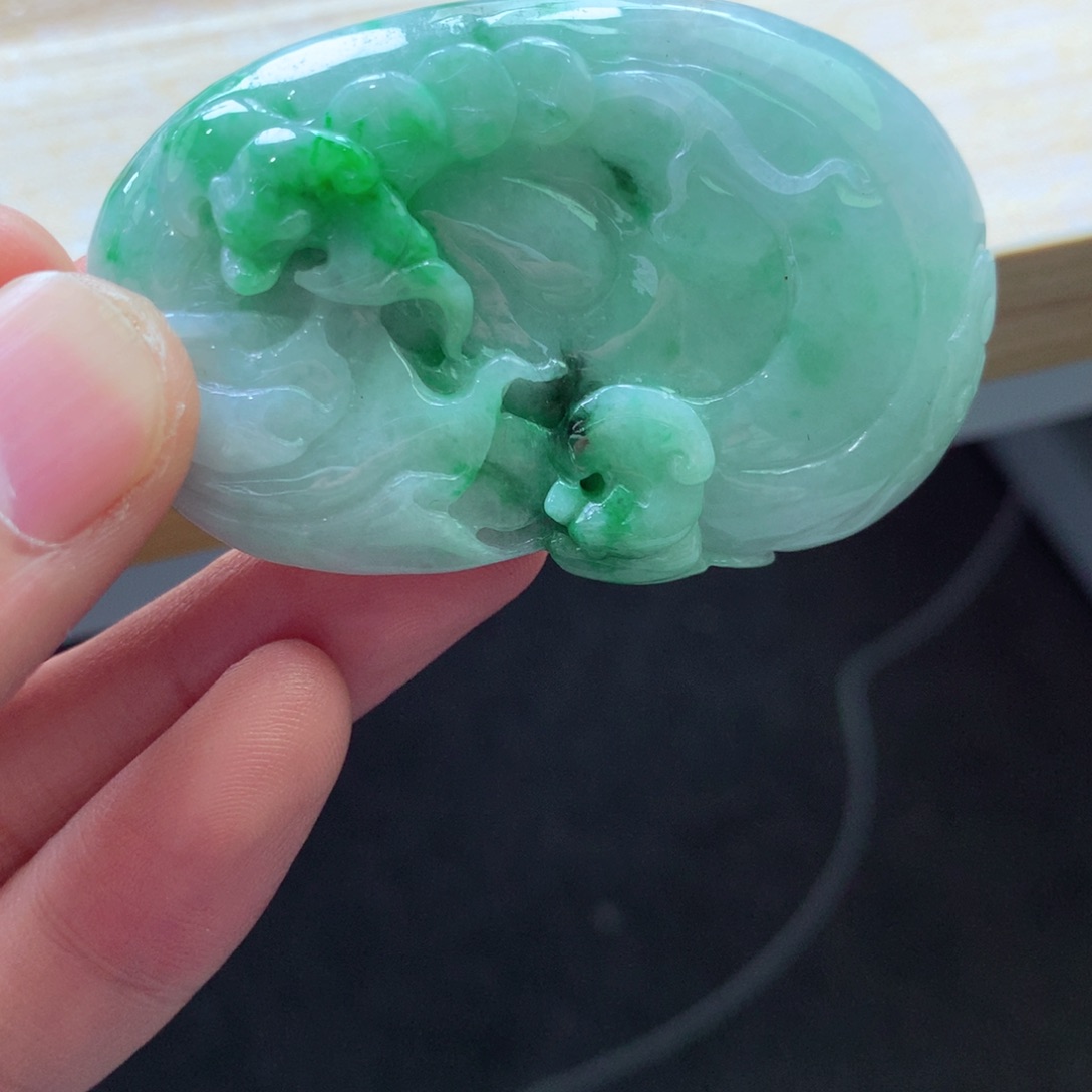 翡翠颈饰未镶嵌吊坠