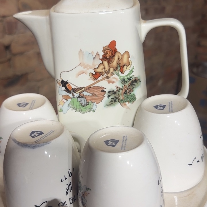 库存微瑕方壶一套